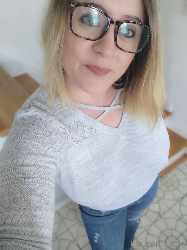 Kicking off the weekend with some random facts about me vide..