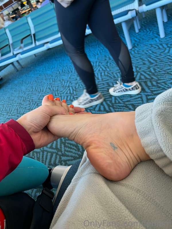 Off to my destination 🥰🥰🥰 I’ll sneak pics of my feet on the .. 3