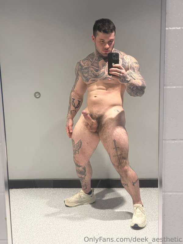Imagine if you walked in….. 🥵😍 1