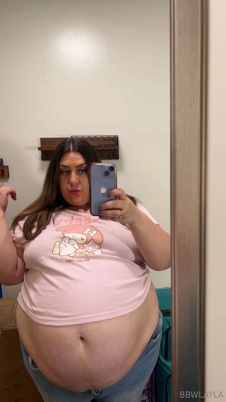 Look at how my huge full belly just bulges and hangs so far .. 7