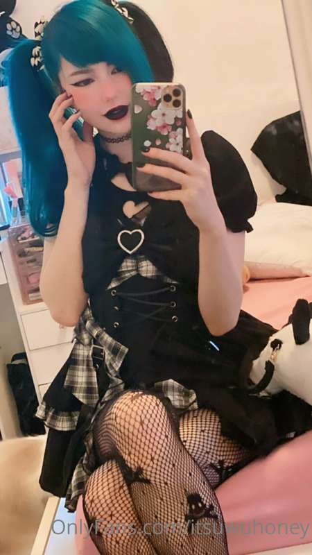 Happy birthday to meeeee 🎂🖤🎂🎂🖤🖤🎂🖤🖤