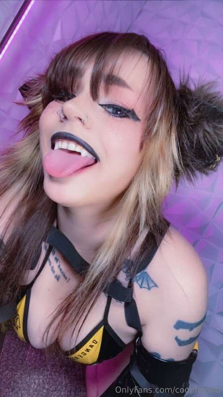 It’s time for Cyber Kitty playtime 😌⚠️😻  If you didnt reciev.. 6