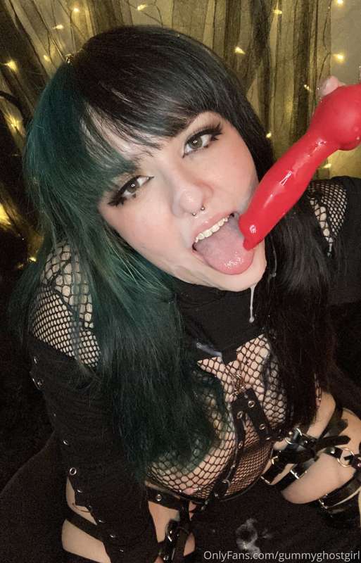 Why do I look so pretty with cum all over my face? 👅 21