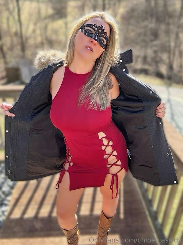 Does mommy look good in red 🍓💘