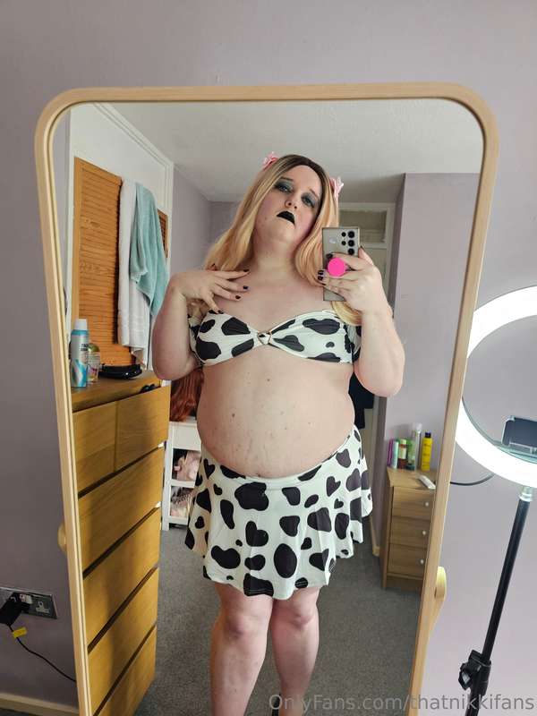 Happy Mooooonday xx  Here's something to put a smile on your..