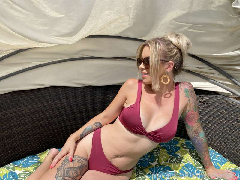Bikini lovers come see these pics 9