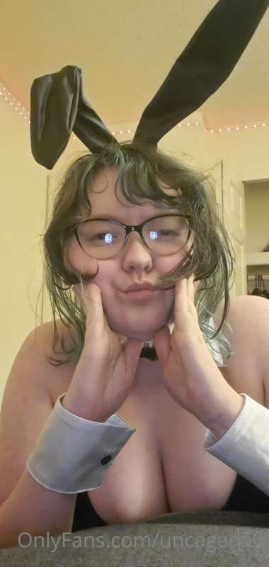 can i be your bunny for the night 🖤🤍 ?

thank your fellow ho.. 14