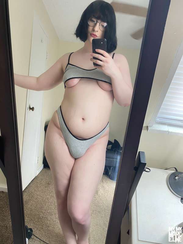 📷🤍[Gray Panties Selfies]🤍📷
Some selfies actually showing off.. 8