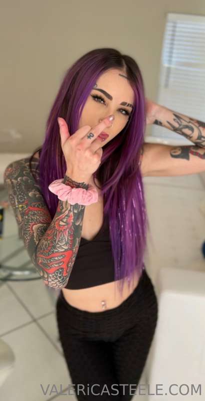 good morning! shooting for reality kings today 😈 2