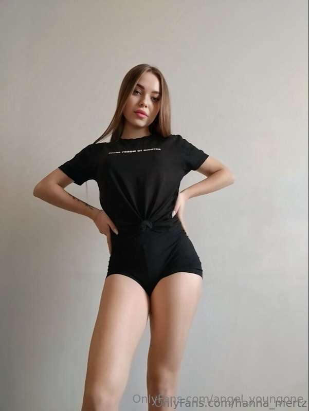 @hanna_mertz❤️Amazing horny hottie loves cum on her face🥵😈 I..