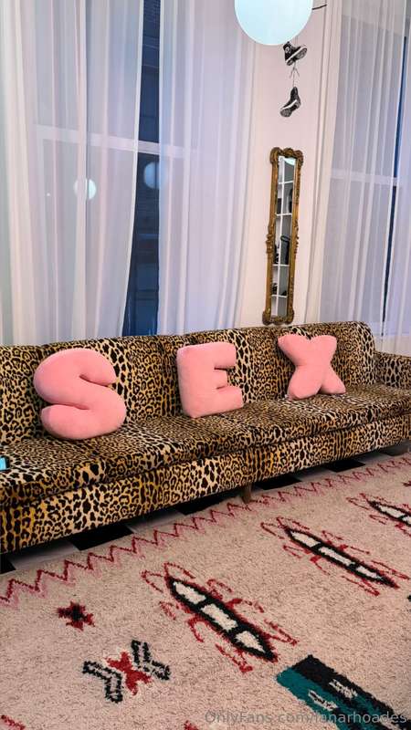 so who’s down to christen the sex couch with me? 😮‍💨