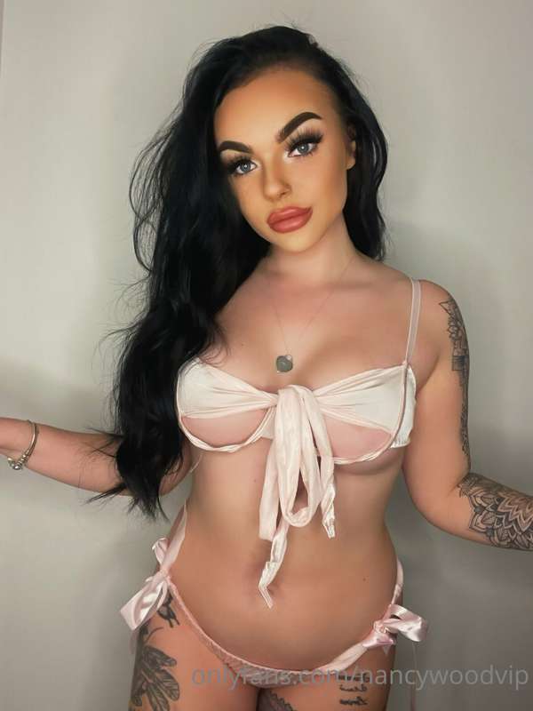 Spread my cheeks for you 😈