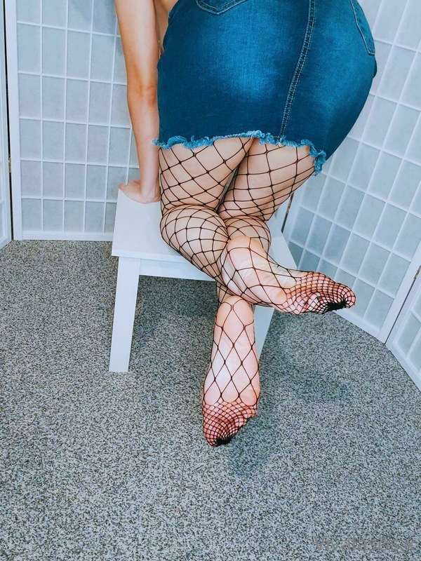 Do they look super yummy in these black fishnets? 

I love t.. 4