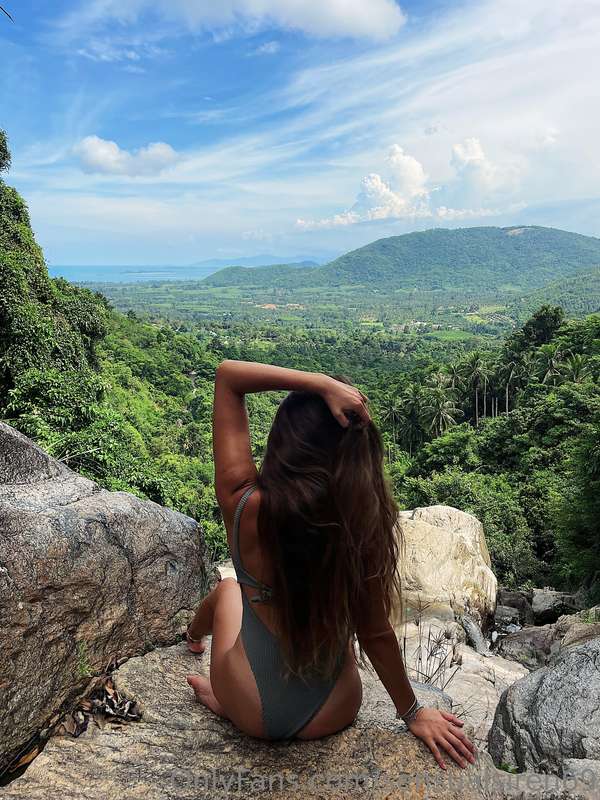 😊Would you go on an adventure with me 😊