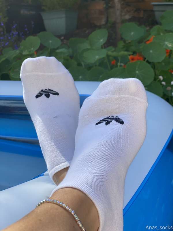 Something for my adidas sock lovers! Enjoy your Sunday!