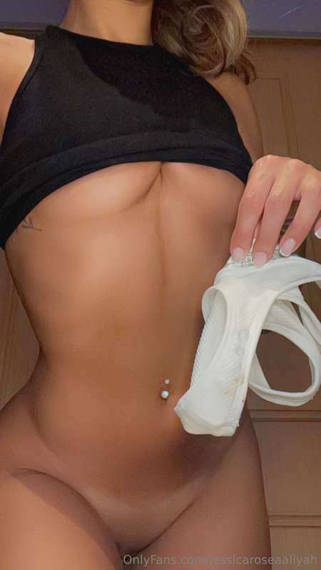 As a thank you for commenting yesterday 😘, I took my panties.. 1
