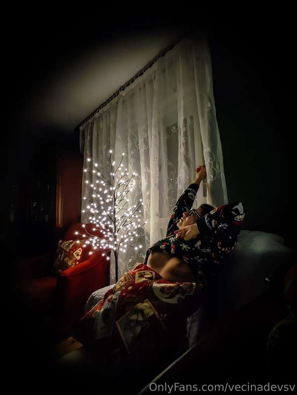 Vecinuța vă urează un Crăciun fericit! 🎅🏼🎄✨