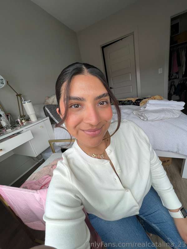 Get ready with me for the day 🥰 8
