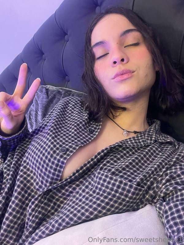 i love being at home✌️