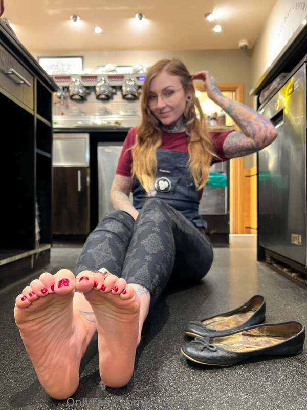 Would you cum in my work flats ? 💦💦💦 3