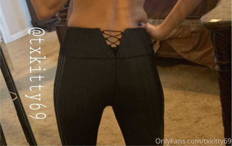 Motivation Monday! About to get my sweat on 💦 think the boys.. 3