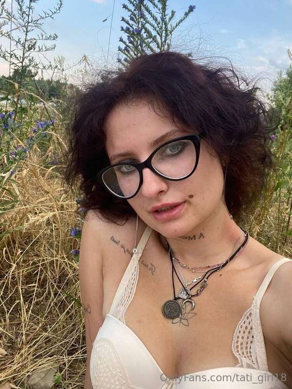 This baby @jessica_sexology wants you to take off everything..