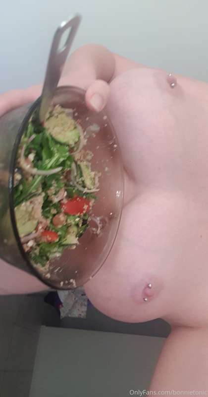Fuck I make a good salad!