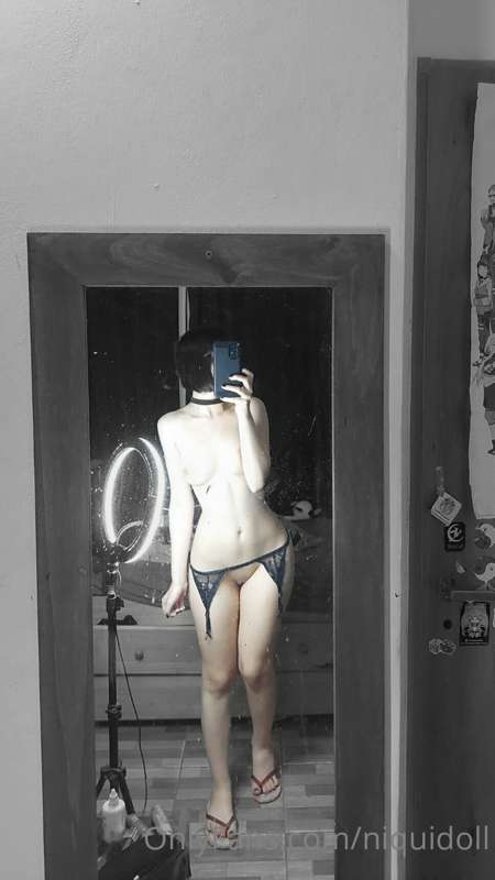 Les gustan los mini bikinis?🖤👉🏻👈🏻👉🏻👈🏻👉🏻🖤🖤 1