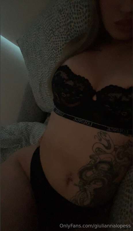 come take it off me😋😋