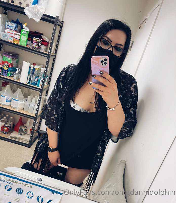 Geeky girl cock at work. Who wants some 🐔