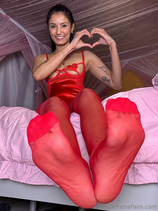 ❤️ spoil me this valentine’s day with flowers 🌹 added some b..