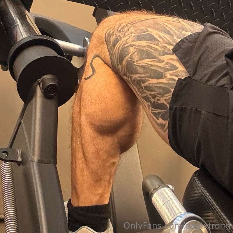 It’s gym time .. look at the last one 😈 4