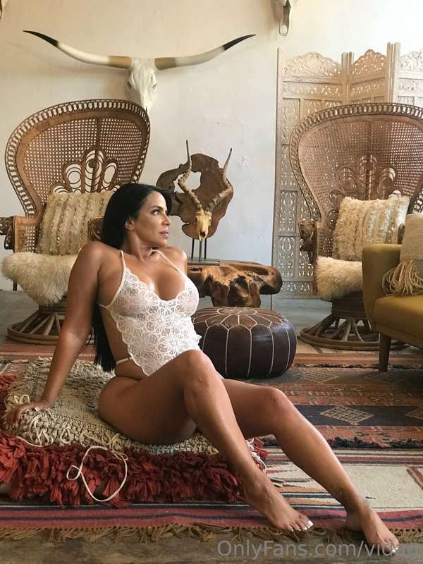 Can you tame this gatita? 
