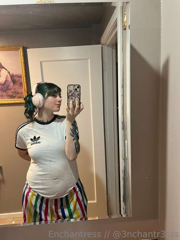 Clothes fit different 😳💓🐷 and I’m fucking into it 5