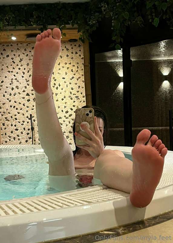 Kinda wish i was chilling in this pool right now😴 luckily il..