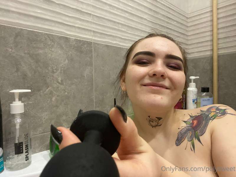 Omg 😱 What is that? Ah! It’s for your ass 😈 3