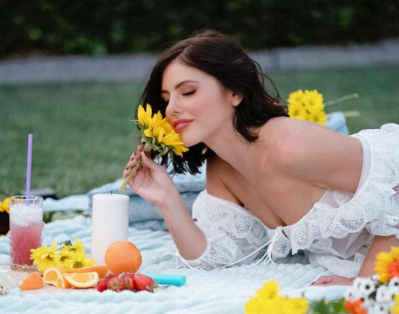 Make sure you always stop to smell the flowers! 🌻