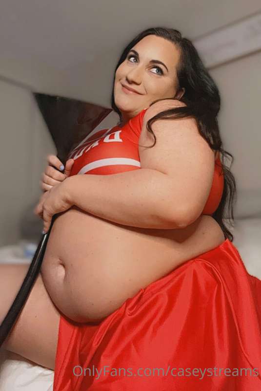 Your fat little cheerleader was such a fan favorite the othe..