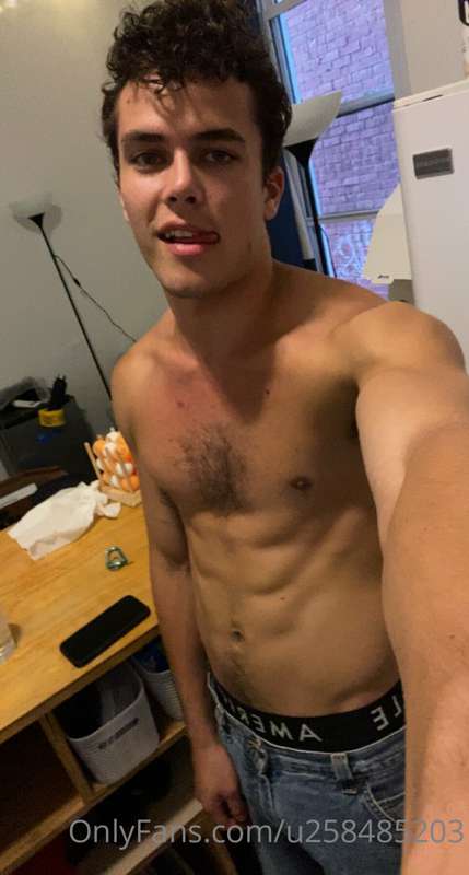 Connorbottomsfree - Onlyfans - 25 Aug, 2022