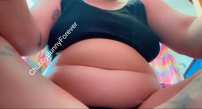 1 Month Belly Growth 🥞 Enjoy this little album of belly pics.. 6