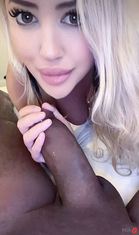 🖤 Big Black Cock Finished In My Mouth… And I Begged for More..