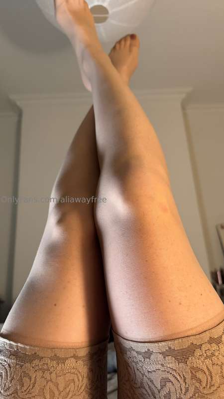 I post a lot of leggings, nylons and swimsuit content over a..