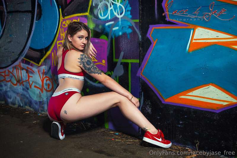 Free Set. 23 Images. 12