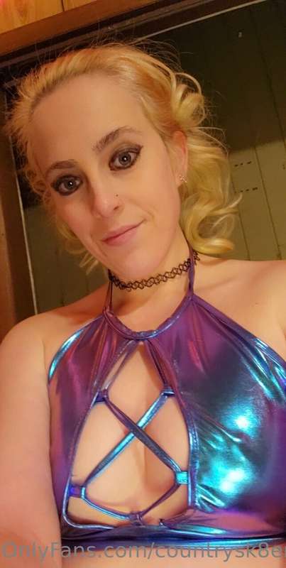 last pics I had as a blonde before I went back to black hair.. 8