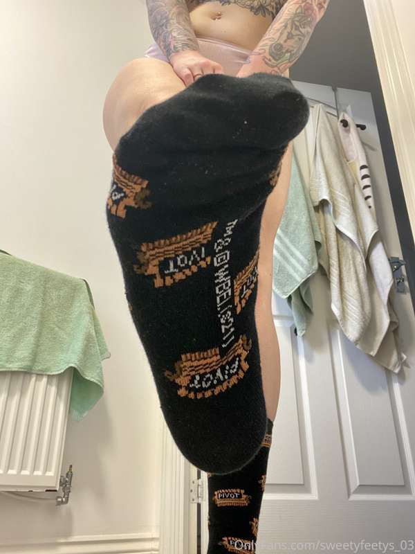 Absolutely in love with my new socks , because …. PIVOT , PI.. 8