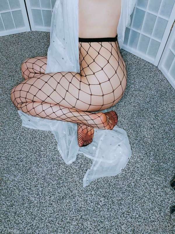 Do they look super yummy in these black fishnets? 

I love t.. 8