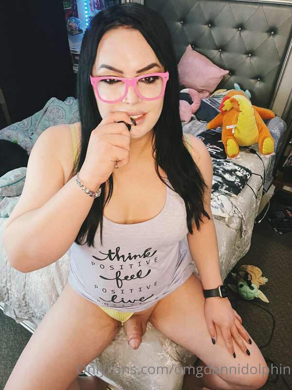 Silly trans-girls do it best. 🖤🤓🐔 10