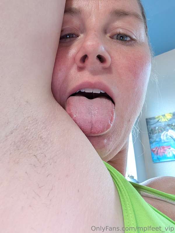 What are you licking a little stubble or smooth!?🤔