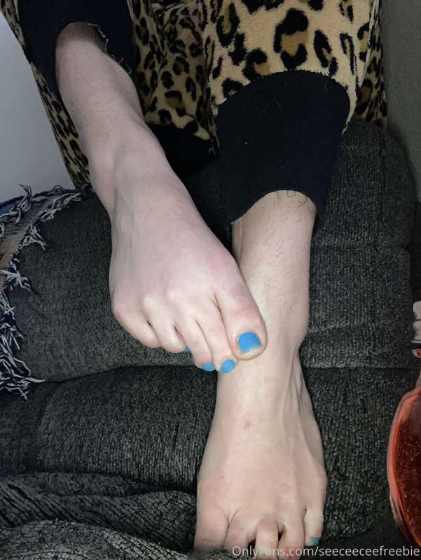 almost over my cold, won’t you help make me feel better?  🥺🤌