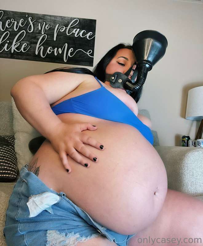 Pump me fulll from every hole 🫧💙🤰🏻